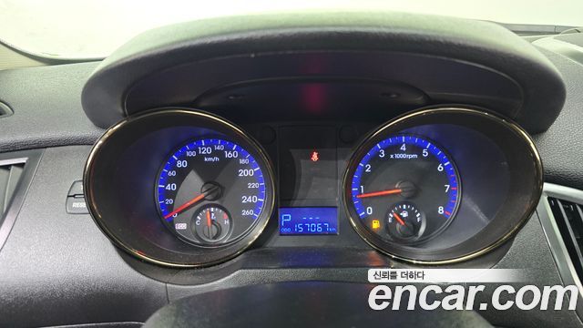 Hyundai Genesis 2011 — photo 8