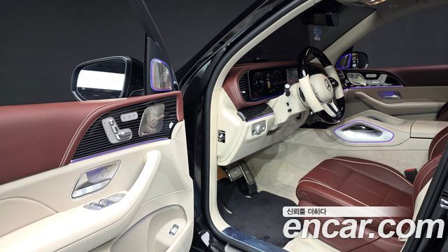 Mercedes-Benz GLS-Class 2023 — photo 11