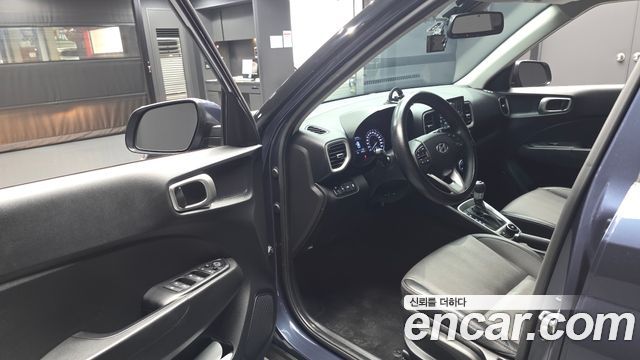 Hyundai Venue 2021 — photo 13