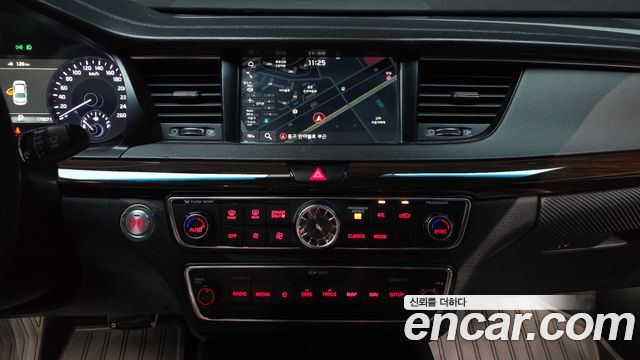 Kia K7 2018 — photo 15