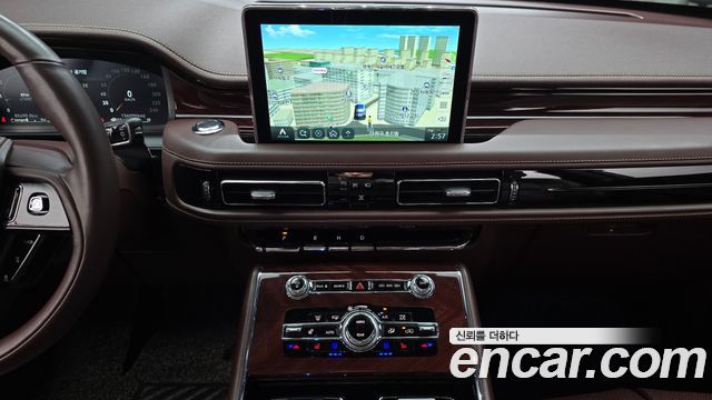 Lincoln Aviator 2022 — photo 20