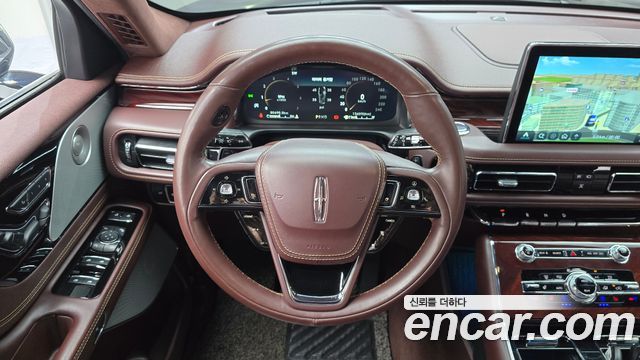Lincoln Aviator 2022 — photo 21
