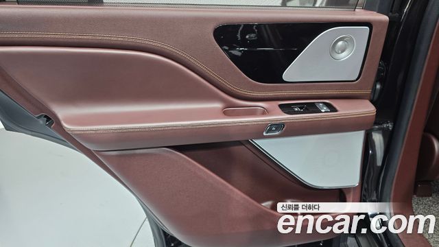 Lincoln Aviator 2022 — photo 15