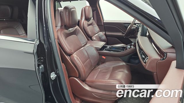 Lincoln Aviator 2022 — photo 16