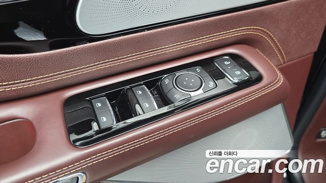 Lincoln Aviator 2022 — photo 30
