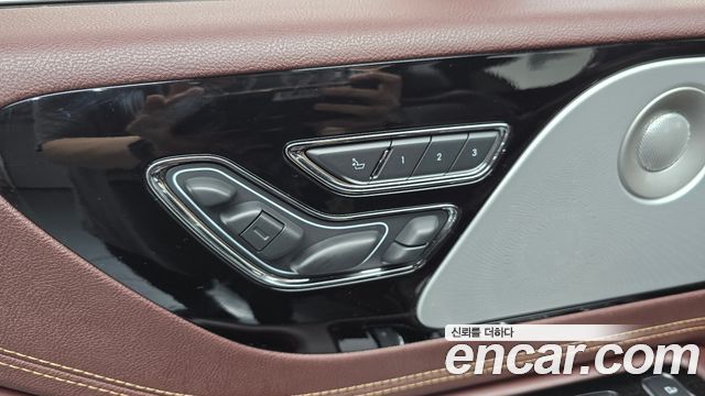 Lincoln Aviator 2022 — photo 32