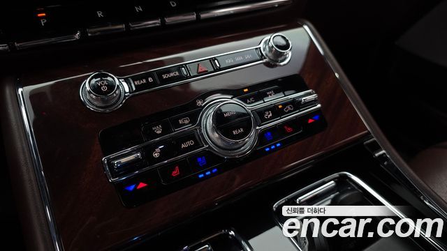 Lincoln Aviator 2022 — photo 33