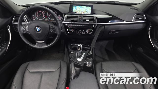 BMW 3-Series 2018 — photo 10