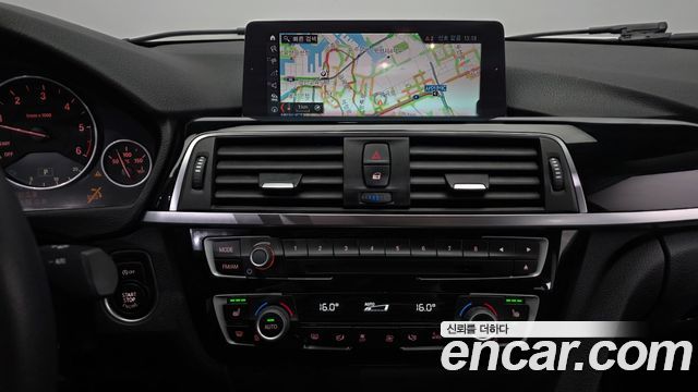 BMW 3-Series 2018 — photo 21