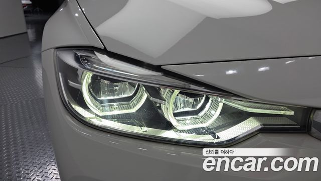 BMW 3-Series 2018 — photo 8