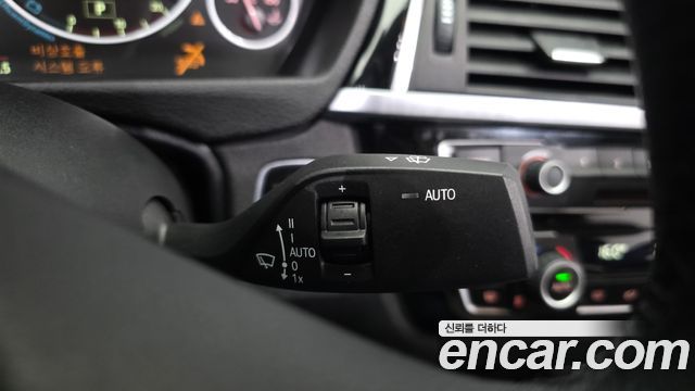 BMW 3-Series 2018 — photo 27
