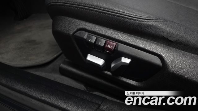 BMW 3-Series 2018 — photo 28