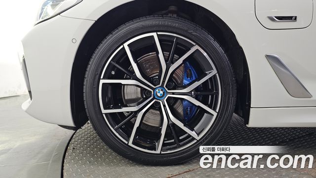 BMW 5-Series 2022 — photo 5