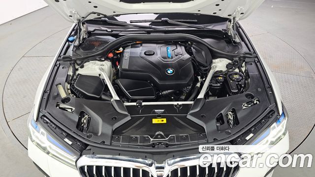 BMW 5-Series 2022 — photo 6