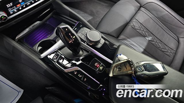 BMW 5-Series 2022 — photo 9