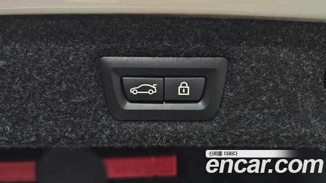 BMW 5-Series 2022 — photo 20