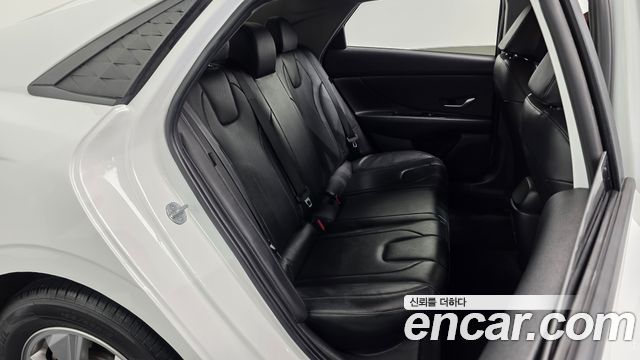 Hyundai AVANTE 2024 — photo 18