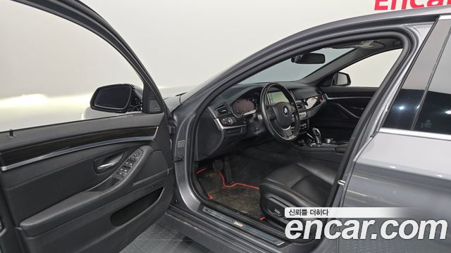 BMW 5-Series 2014 — photo 13