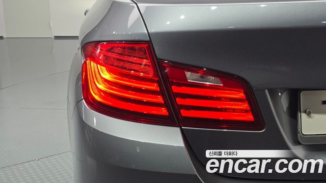 BMW 5-Series 2014 — photo 9