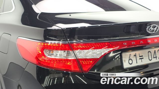 Hyundai Grandeur 2017 — photo 9
