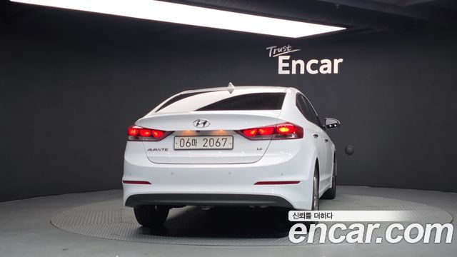 Hyundai AVANTE 2018 — photo 4
