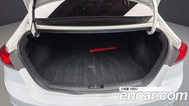 Hyundai AVANTE 2018 — photo 20