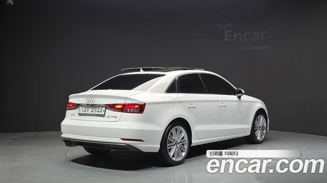 Audi A3 2018 — photo 2