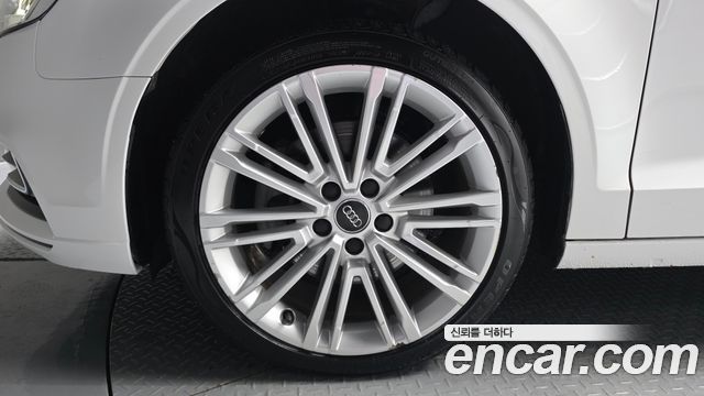 Audi A3 2018 — photo 5
