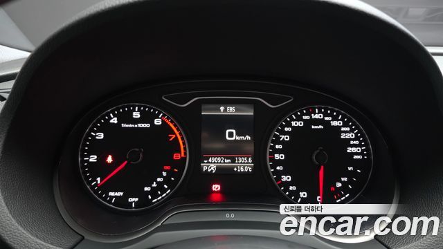 Audi A3 2018 — photo 11