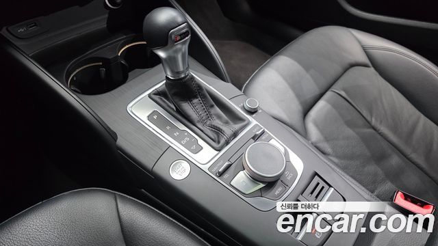 Audi A3 2018 — photo 12