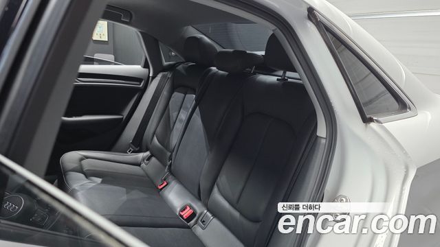 Audi A3 2018 — photo 18