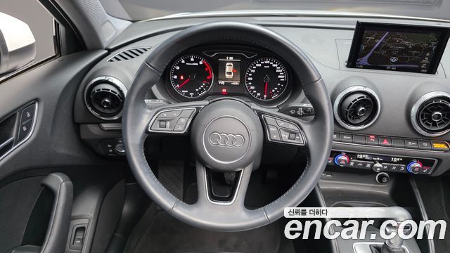 Audi A3 2018 — photo 20