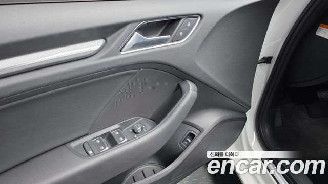 Audi A3 2018 — photo 23