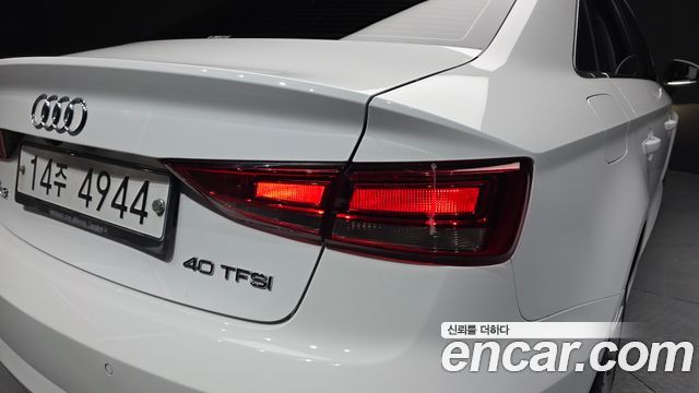 Audi A3 2018 — photo 9