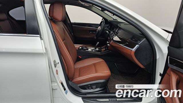 BMW 5-Series 2013 — photo 11