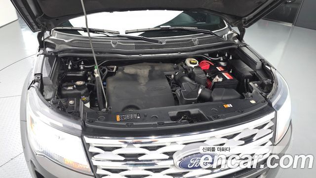 Ford Explorer 2019 — photo 6