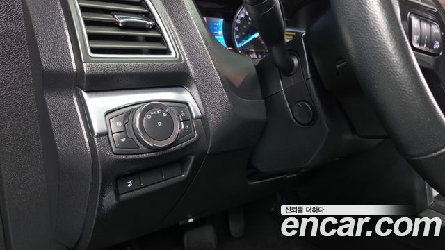 Ford Explorer 2019 — photo 24