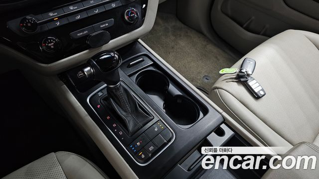 Kia Canival 2015 — photo 12