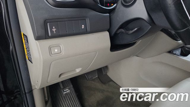 Kia Canival 2015 — photo 26