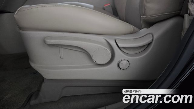 Kia Canival 2015 — photo 30