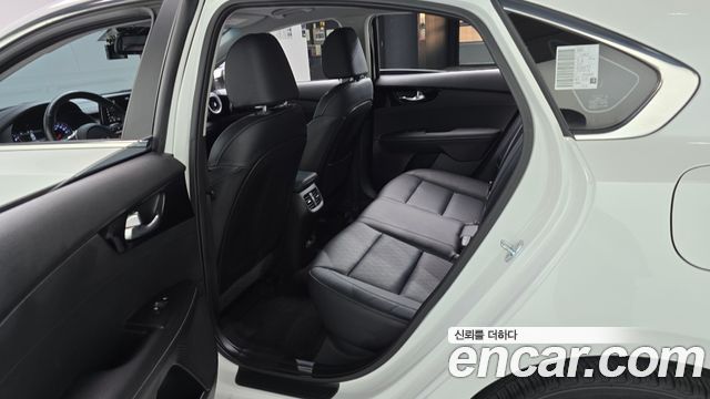 Kia K3 2022 — photo 17