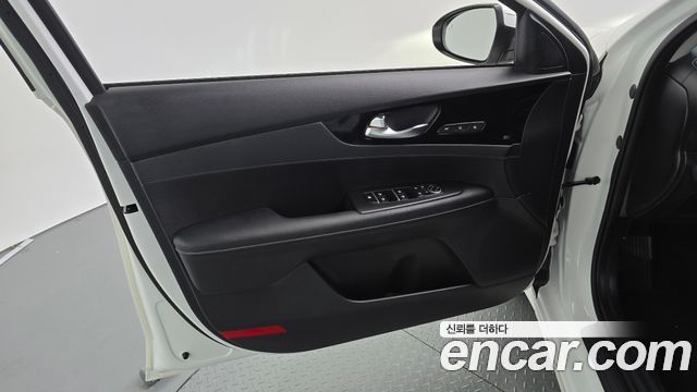 Kia K3 2022 — photo 14