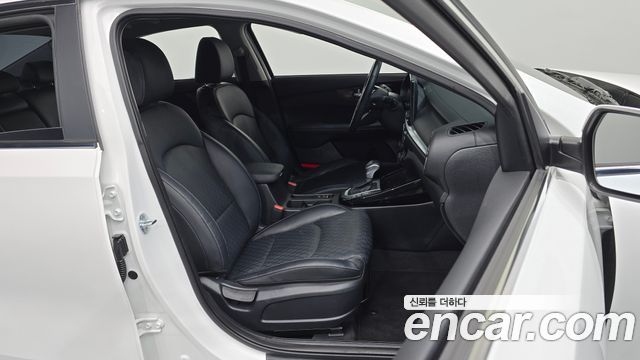 Kia K3 2022 — photo 16