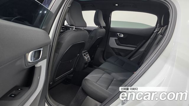 Polestar Polestar 2 2022 — photo 17