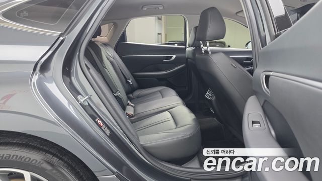 Hyundai Sonata 2022 — photo 11
