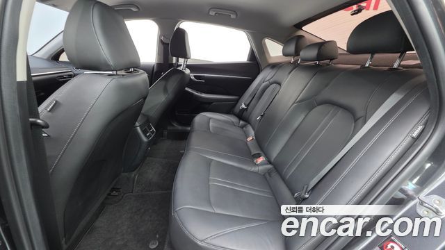 Hyundai Sonata 2022 — photo 12