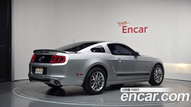 Ford Mustang 2014 — photo 2