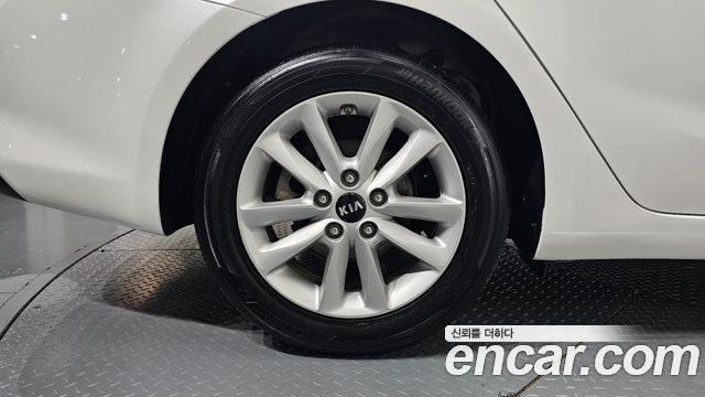 Kia K3 2016 — photo 5