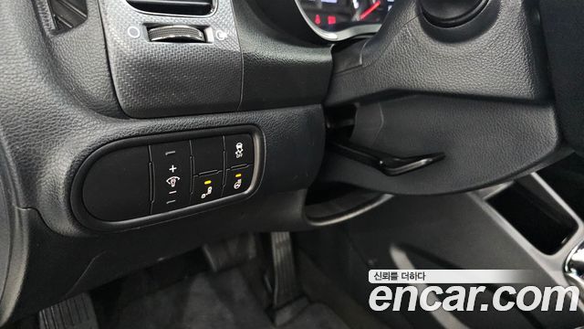 Kia K3 2016 — photo 23