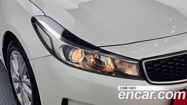 Kia K3 2016 — photo 8